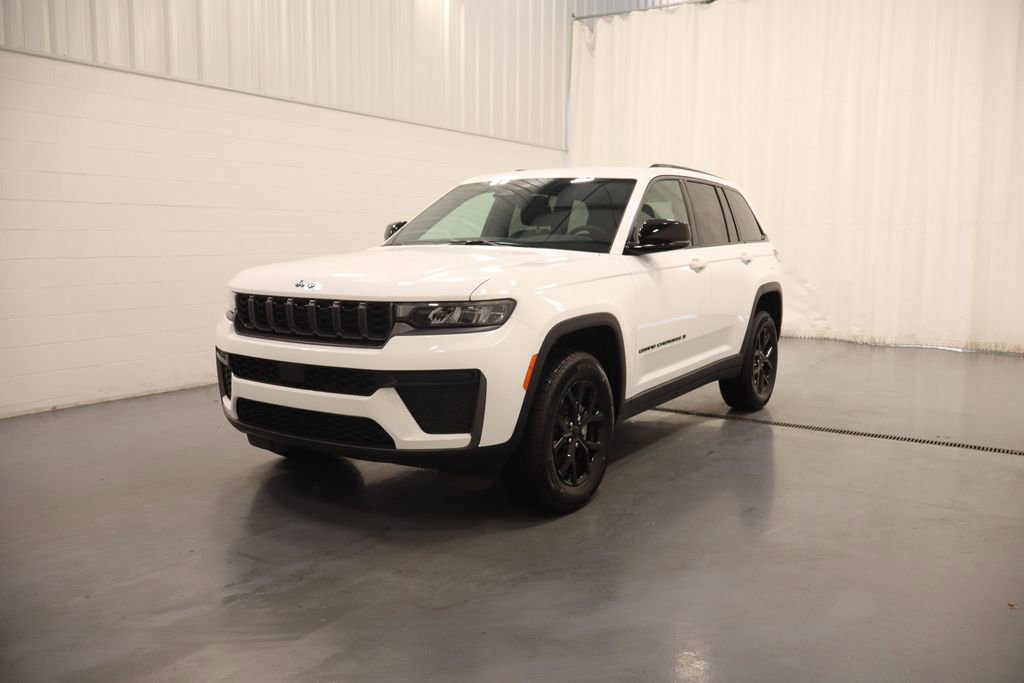 New 2026 Jeep Grand Cherokee Altitude AWD/4WD image 5