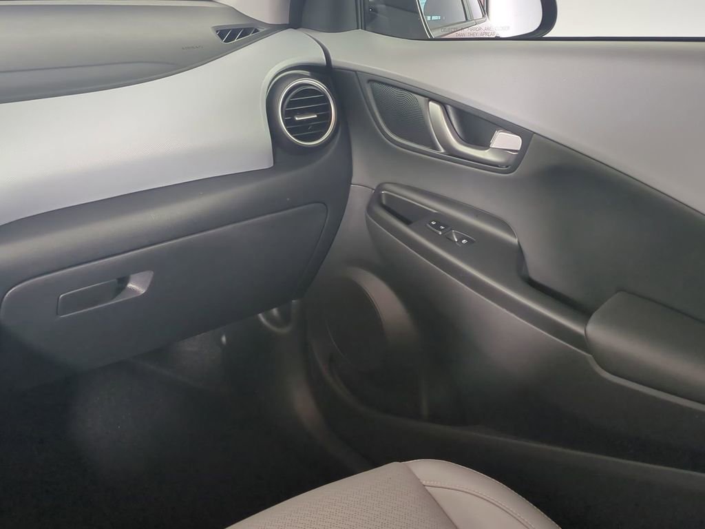 Used 2021 Hyundai Kona Ultimate FWD image 18