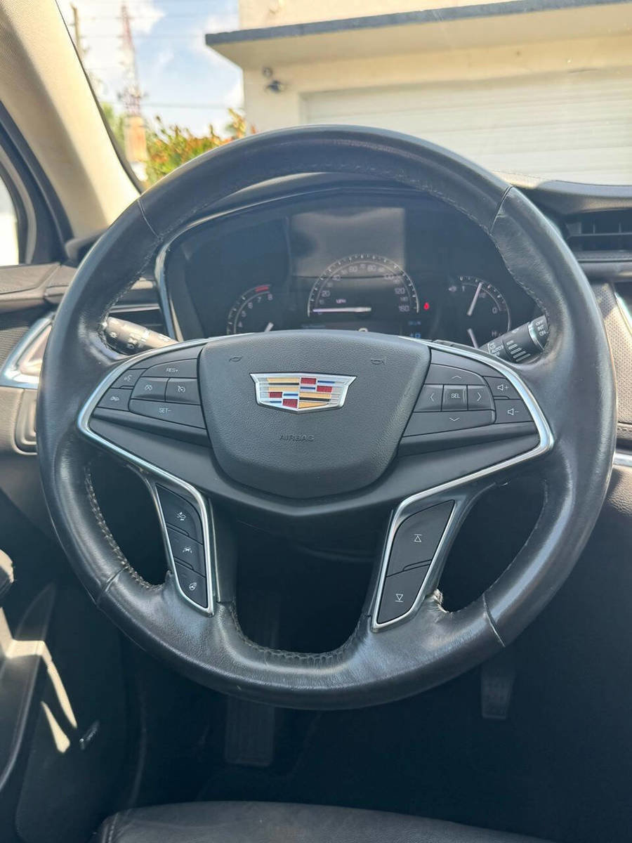 Used 2018 Cadillac XT5 Premium Luxury AWD/4WD image 15