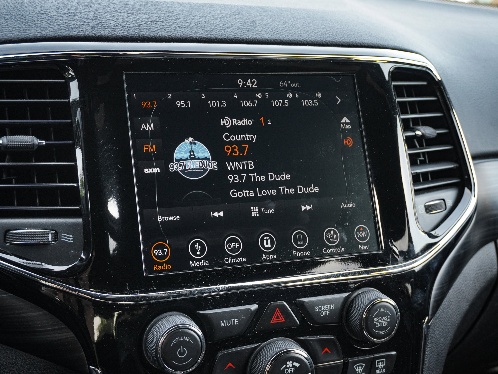 Used 2019 Jeep Grand Cherokee Altitude AWD/4WD image 21