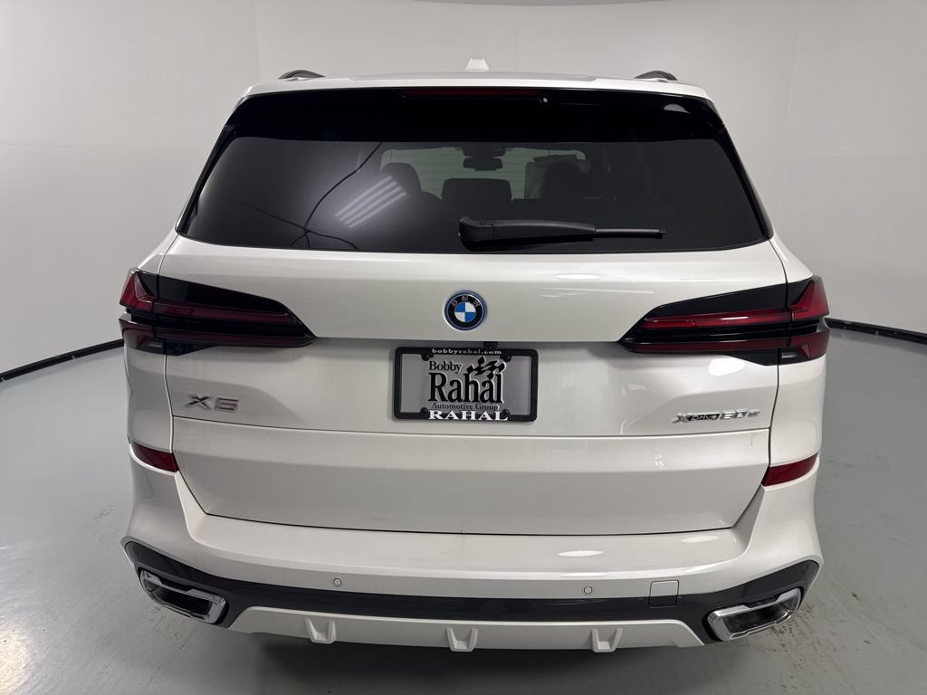 New 2026 BMW X5 xDrive50e w/ M Sport Package AWD/4WD image 6
