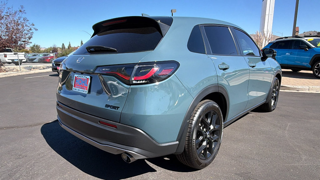 Used 2024 Honda HR-V Sport image 3