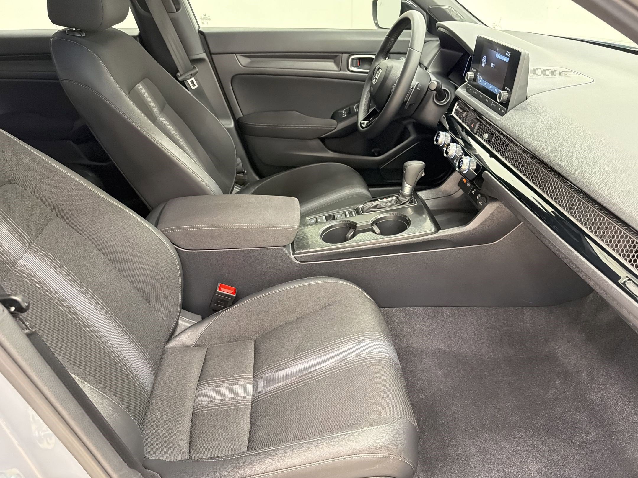Used 2025 Honda Civic Sport image 27