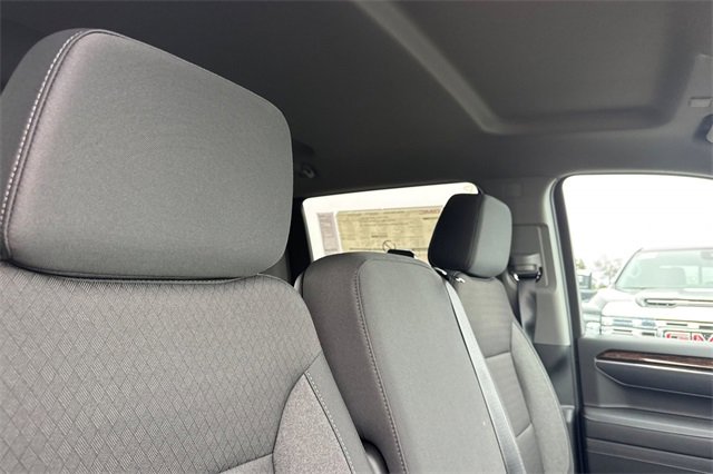 New 2026 GMC Sierra 1500 SLE w/ Preferred Package image 18