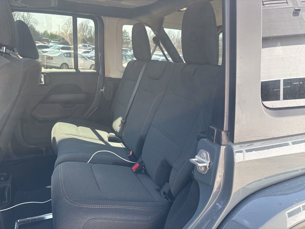 Used 2024 Jeep Wrangler Sahara AWD/4WD image 11