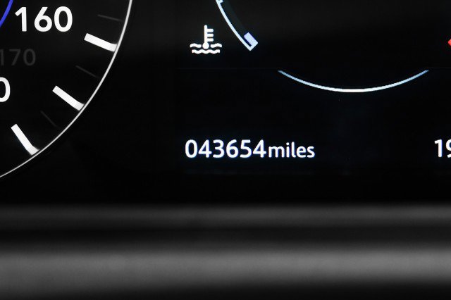 Used 2020 Land Rover Range Rover Velar R-Dynamic S image 18