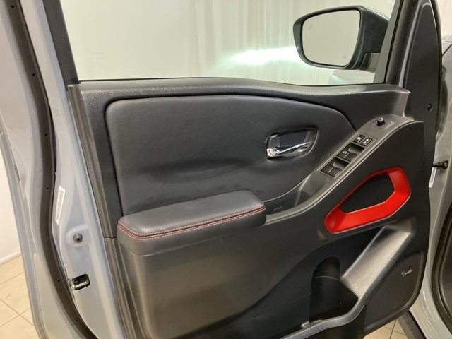 Used 2023 Nissan Frontier PRO-4X w/ Pro Convenience Package image 9