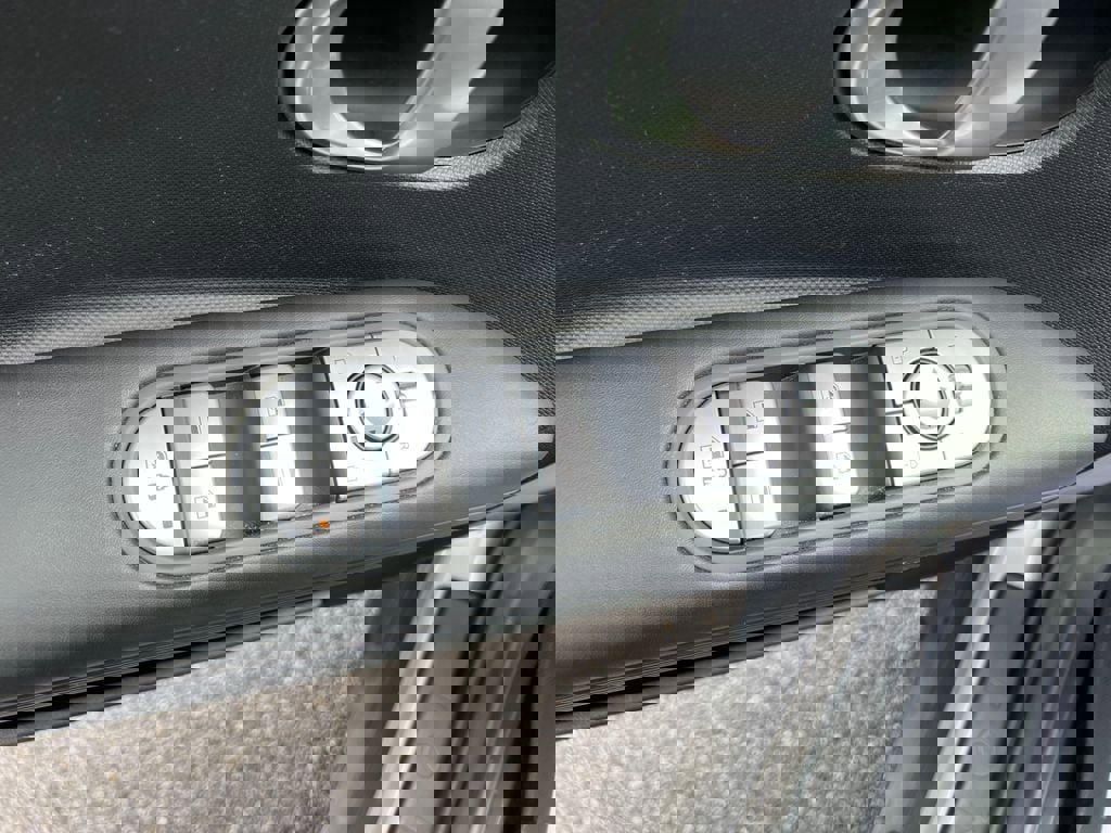 Certified 2024 Hyundai Ioniq 5 SE image 16