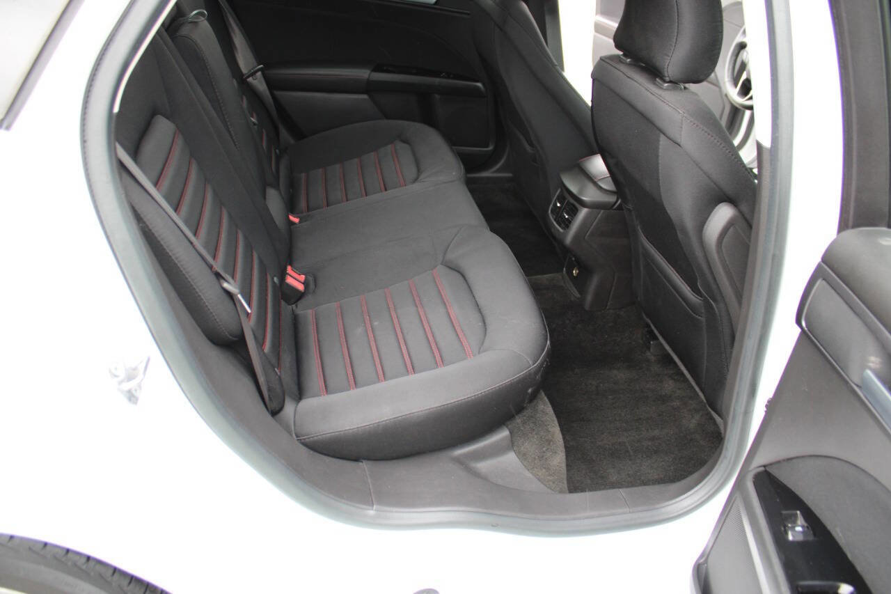 Used 2015 Ford Fusion SE w/ Equipment Group 201A FWD image 36