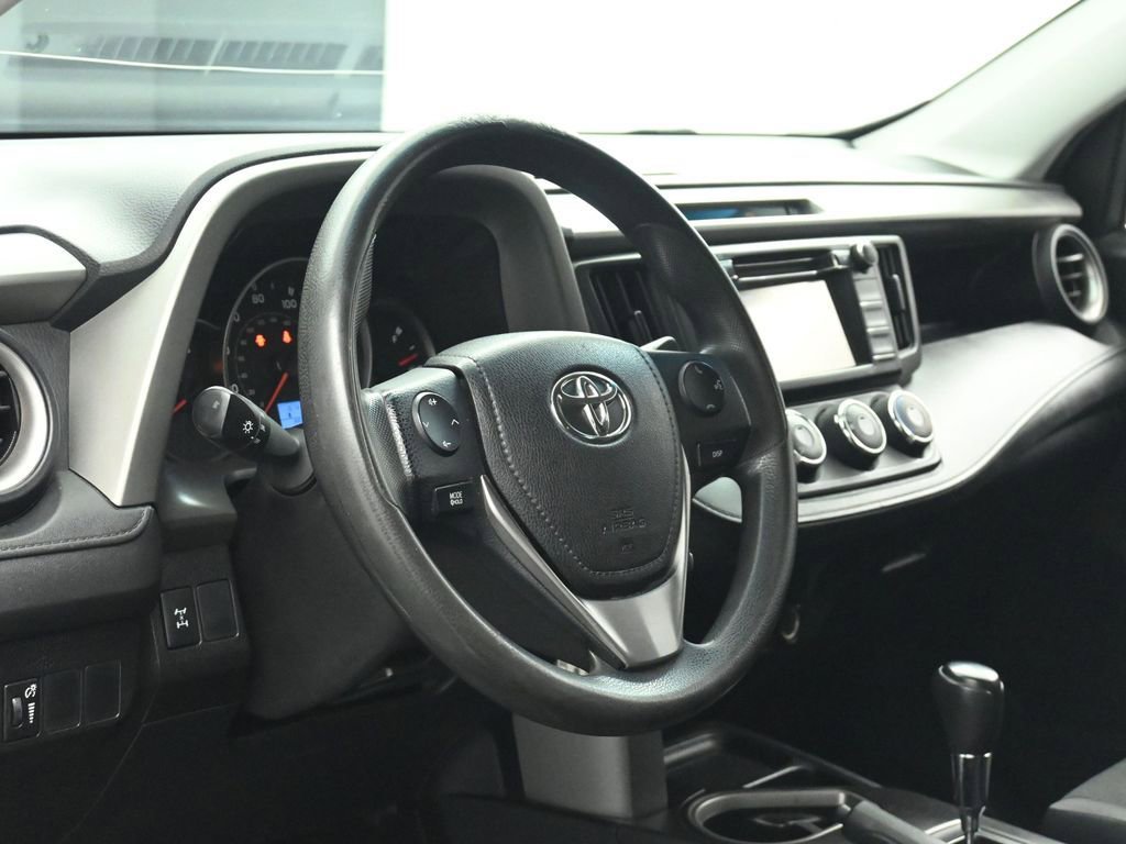 Used 2016 Toyota RAV4 LE image 23
