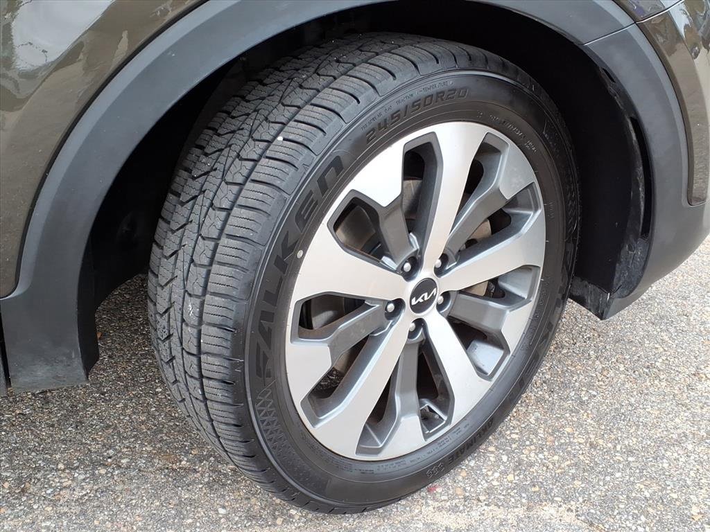 Used 2022 Kia Telluride EX w/ EX Premium Package image 5