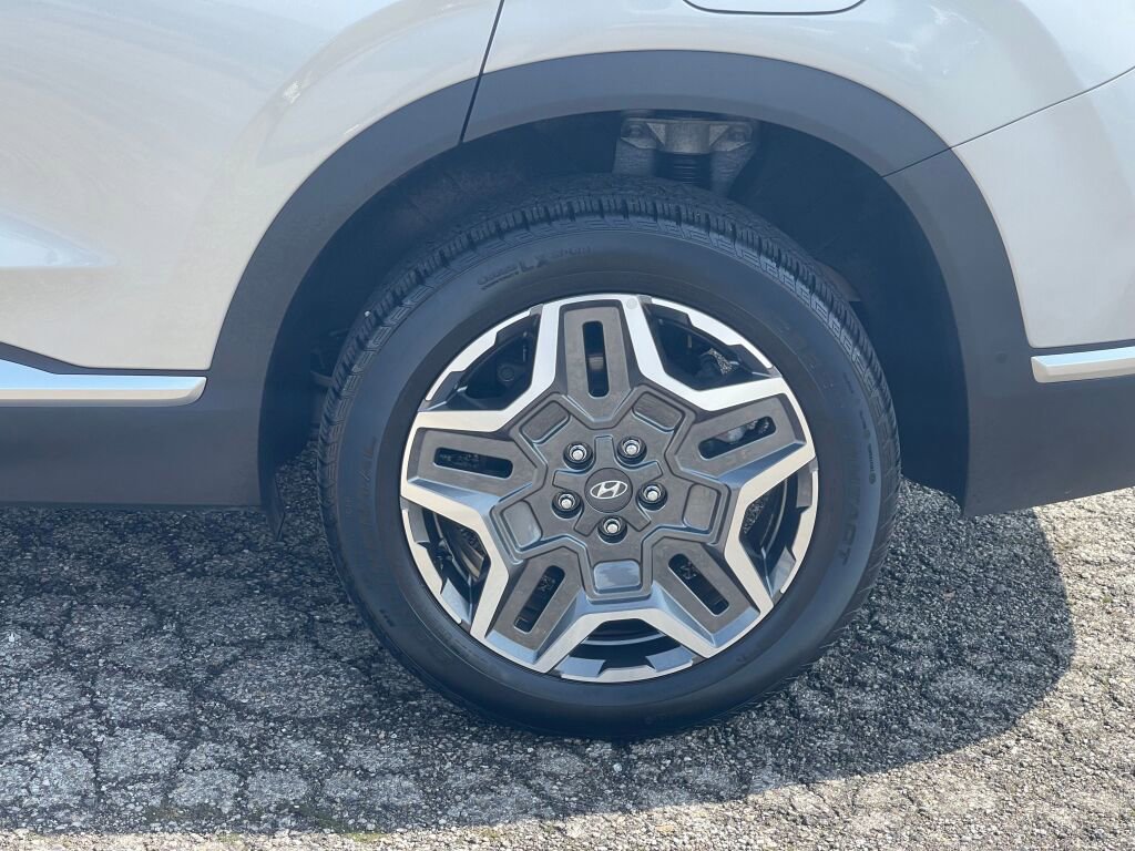 Used 2023 Hyundai Santa Fe Limited image 39