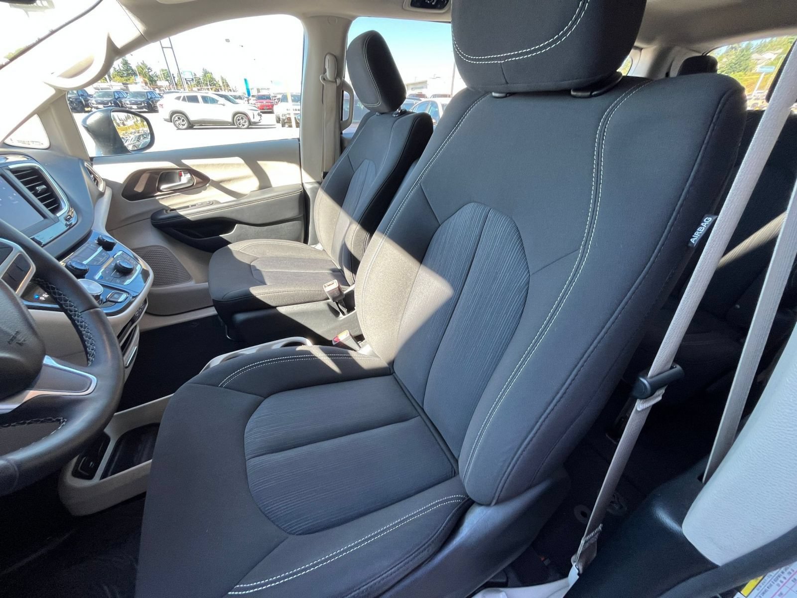 Used 2024 Chrysler Voyager LX FWD image 34