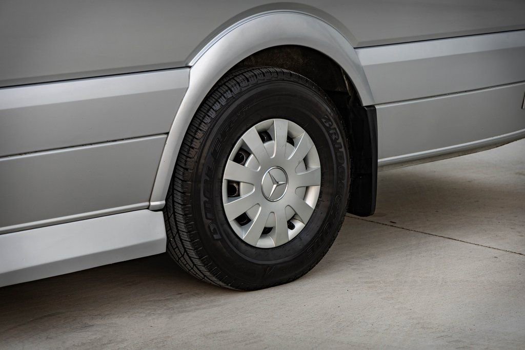 Used 2015 Mercedes-Benz Sprinter 2500 image 9