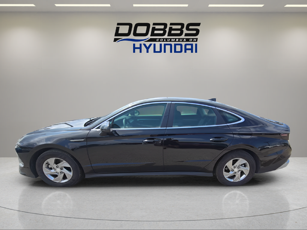 Used 2026 Hyundai Sonata SE FWD image 2