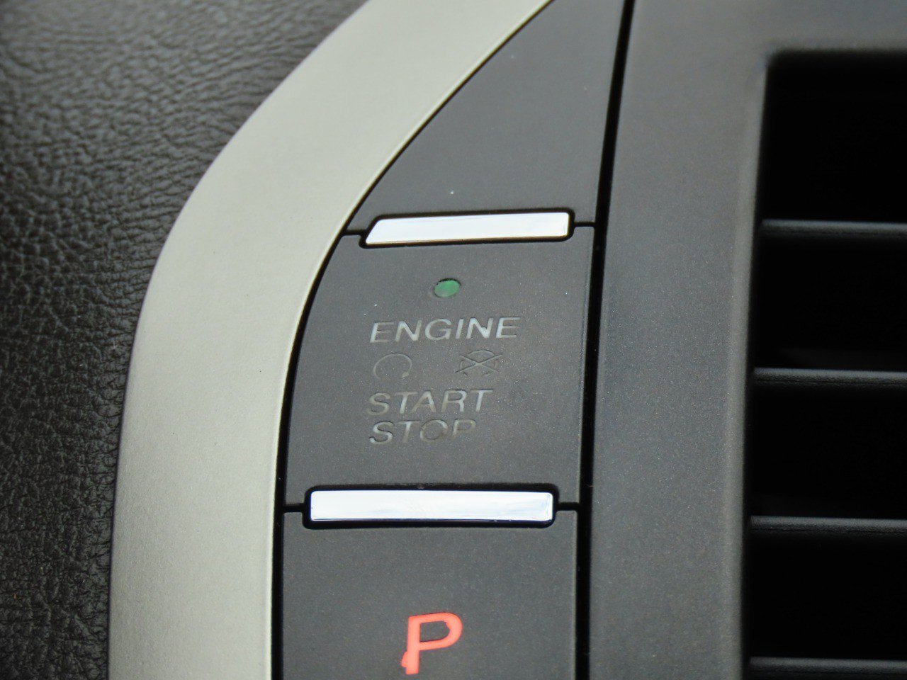 Used 2013 Lincoln MKZ Hybrid FWD image 28