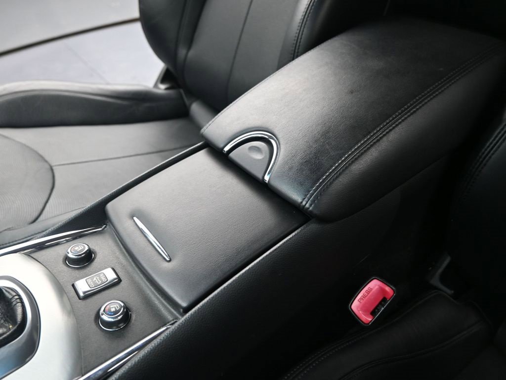 Used 2014 INFINITI Q60 Convertible w/ Premium Package image 32