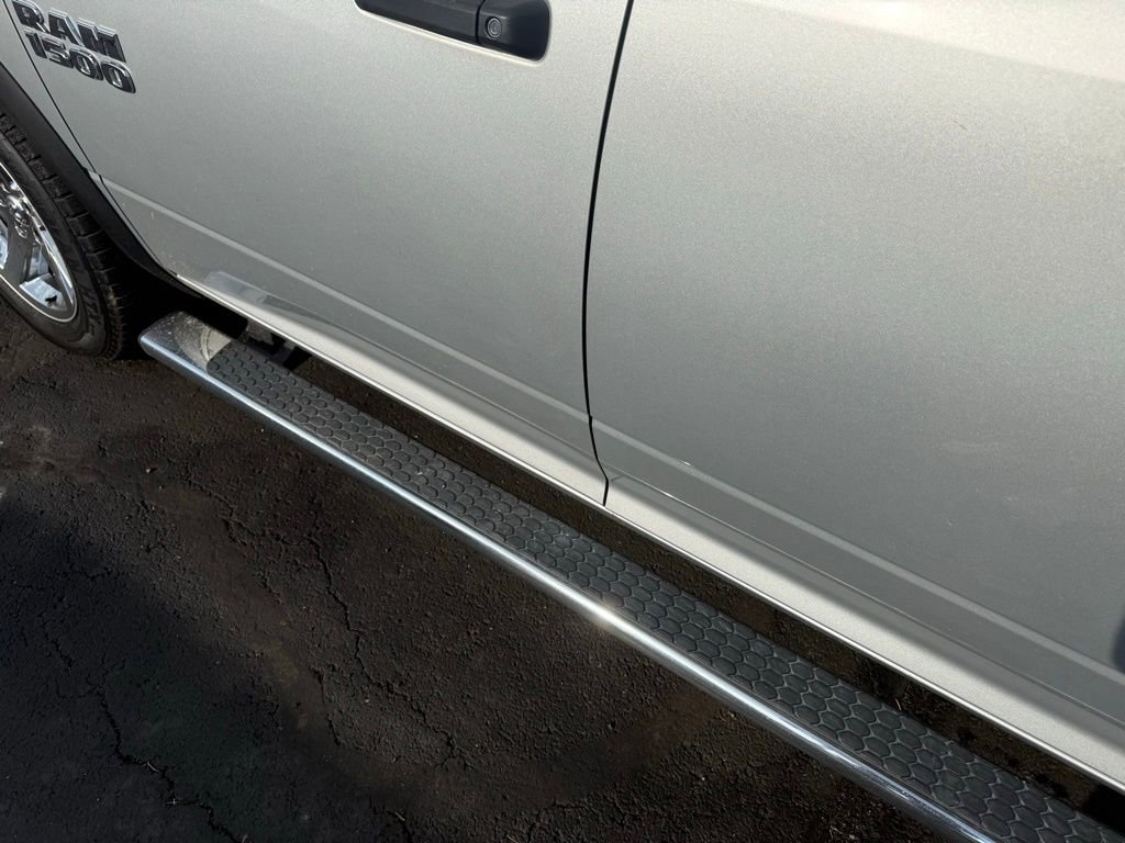 Certified 2017 RAM 1500 Express AWD/4WD image 11