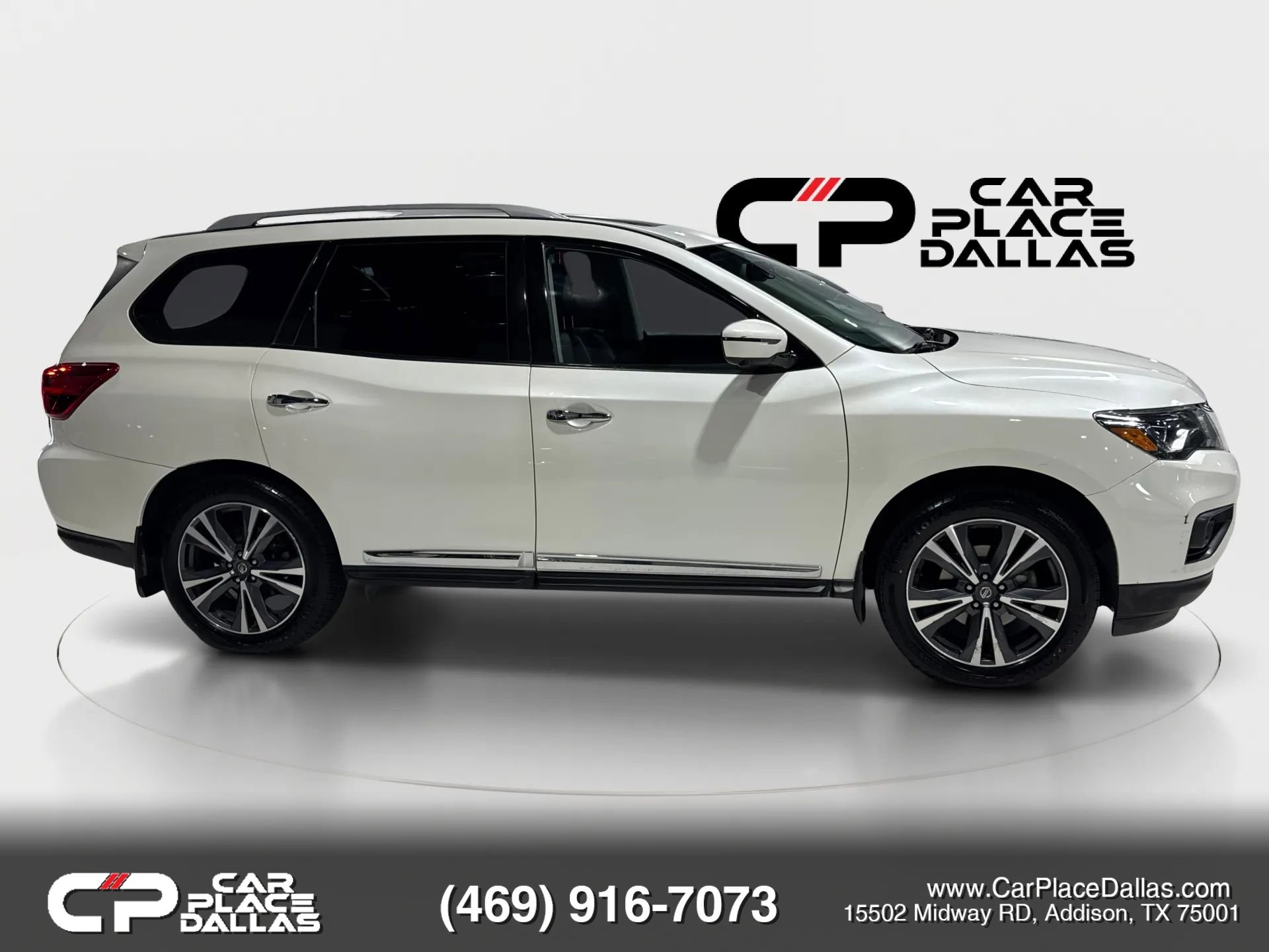 Used 2020 Nissan Pathfinder Platinum AWD/4WD image 2