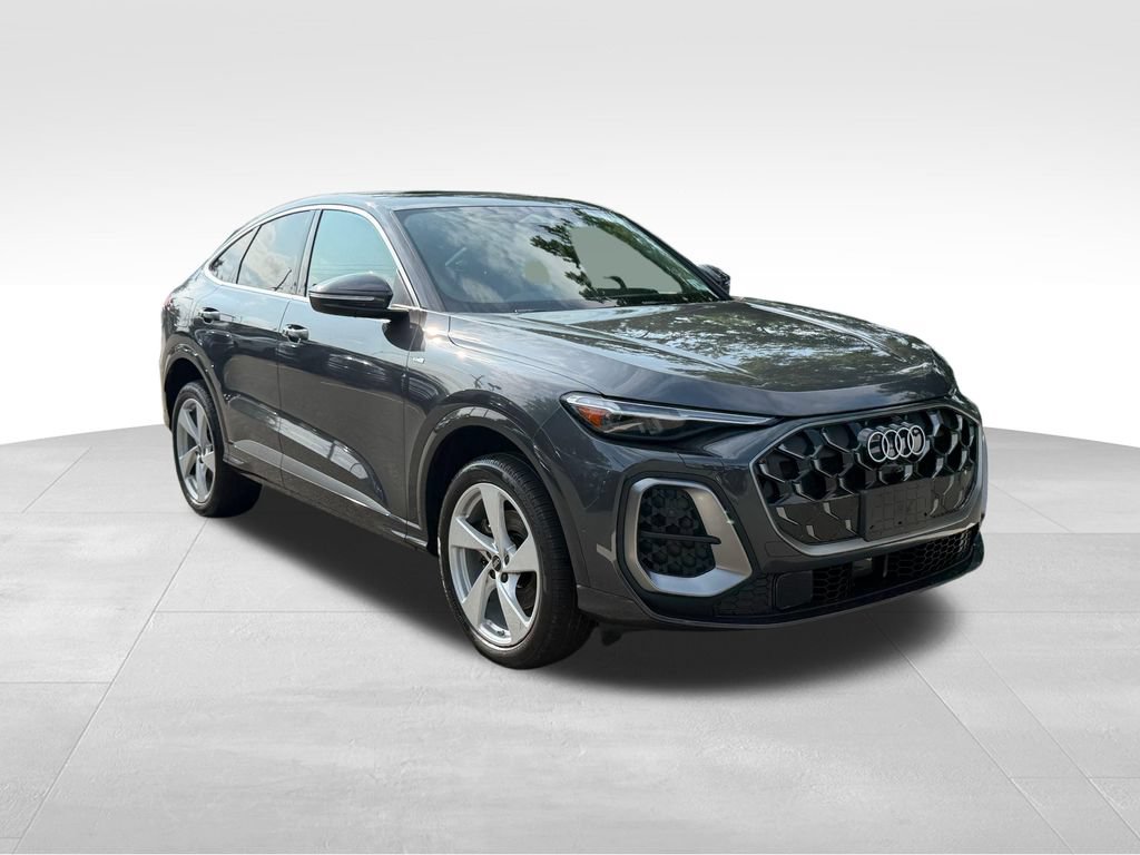 Used 2025 Audi Q5 Premium Plus w/ Premium Plus AWD/4WD image 3