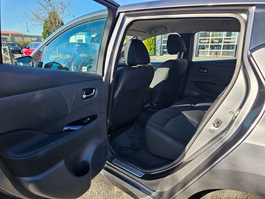 Certified 2025 Nissan Leaf SV Plus image 12