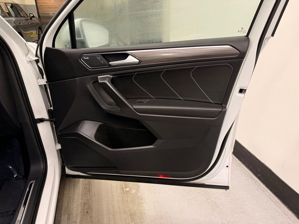 Used 2024 Volkswagen Tiguan SEL R-Line image 28