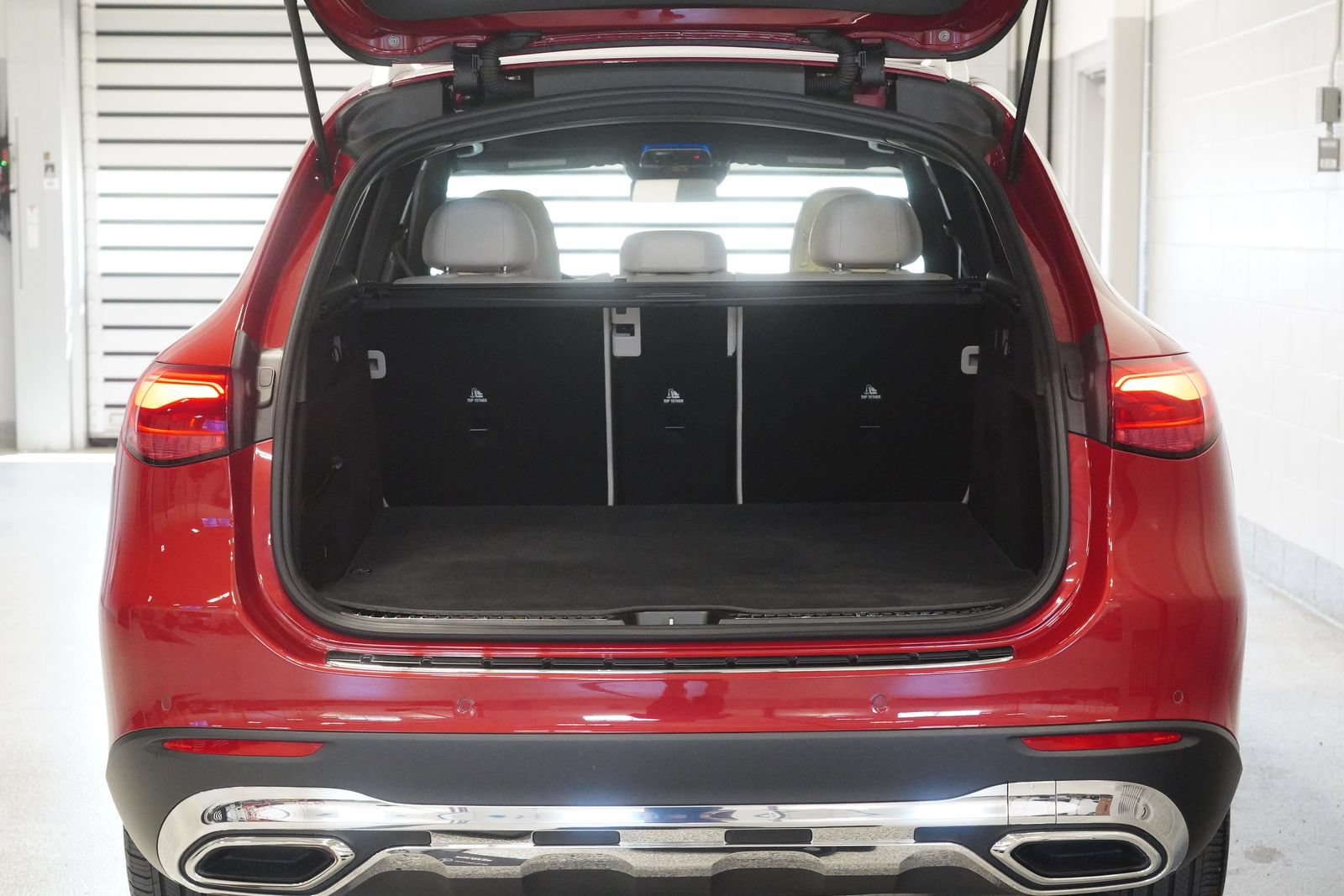 Used 2024 Mercedes-Benz GLC 300 4MATIC image 29