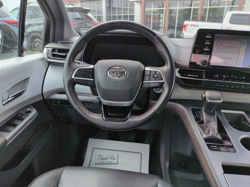 Used 2021 Toyota Sienna XSE AWD/4WD image 13