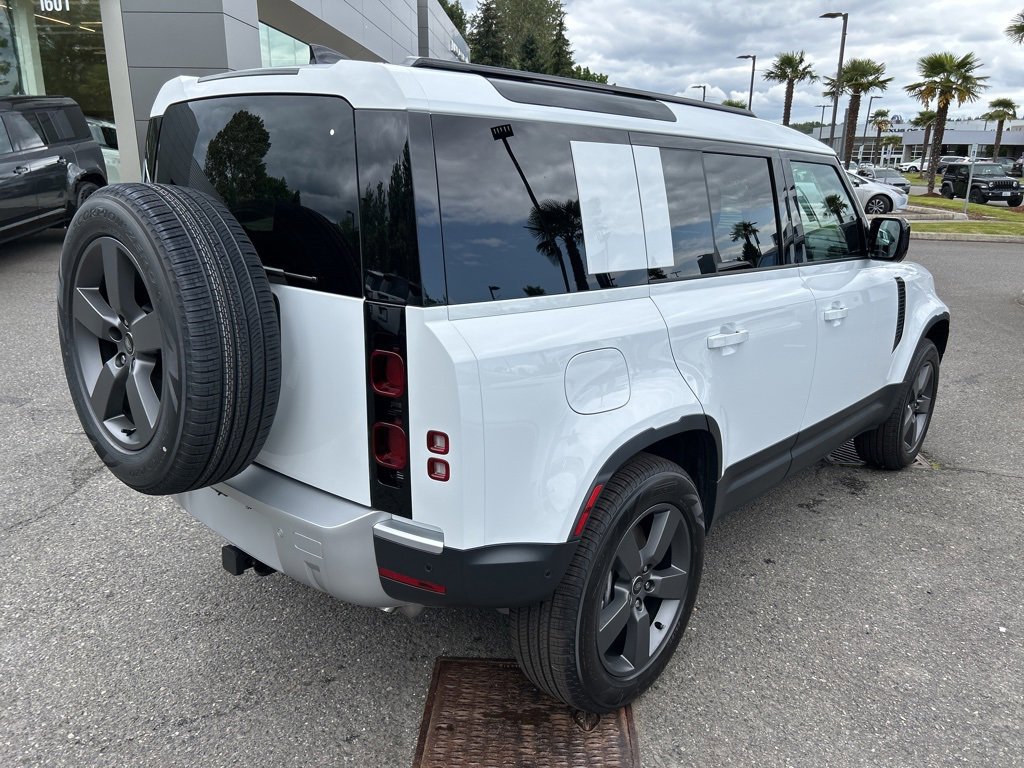 New 2025 Land Rover Defender 110 S image 7