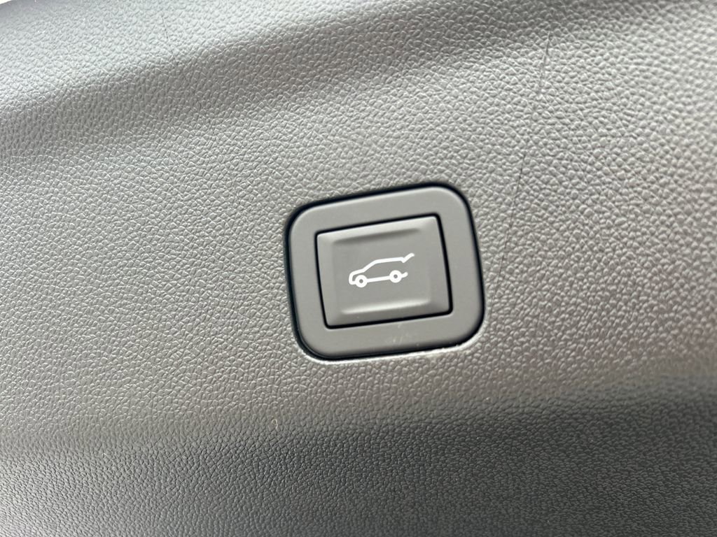 New 2026 GMC Yukon Elevation w/ LPO, Floor Liner Package AWD/4WD image 43