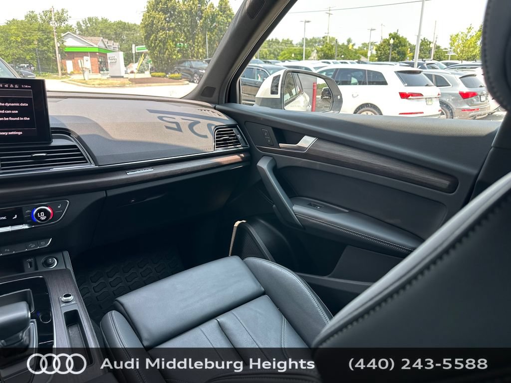 Used 2025 Audi Q5 e Premium Plus w/ Premium Plus Package AWD/4WD image 31
