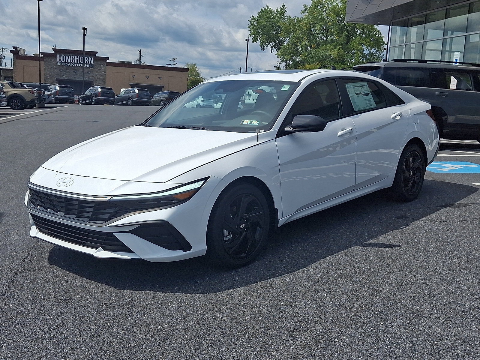 New 2026 Hyundai Elantra SEL Sport FWD image 2