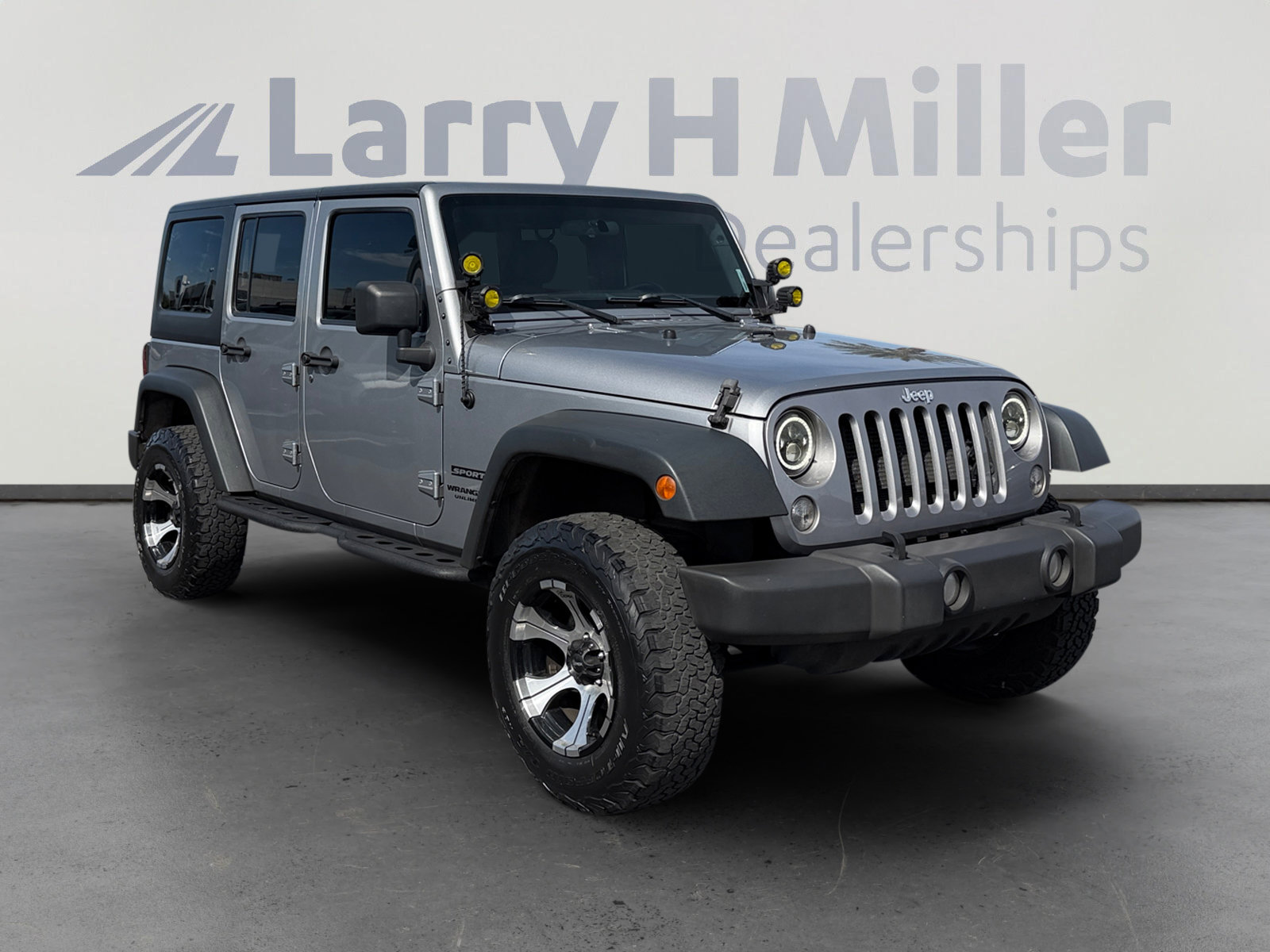 Used 2017 Jeep Wrangler Unlimited Sport w/ Connectivity Group image 7