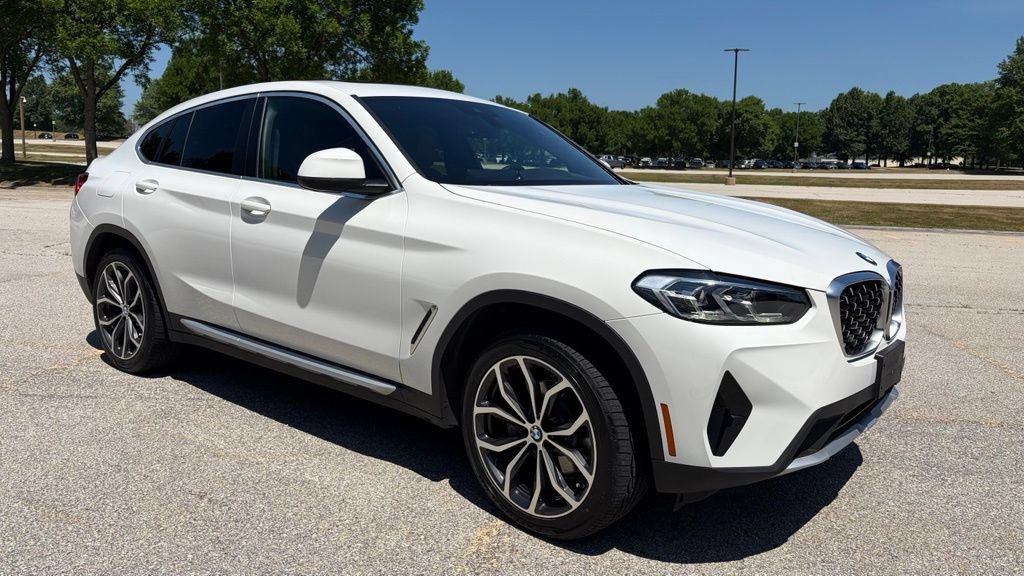 Used 2022 BMW X4 xDrive30i w/ Premium Package 2 AWD/4WD image 7