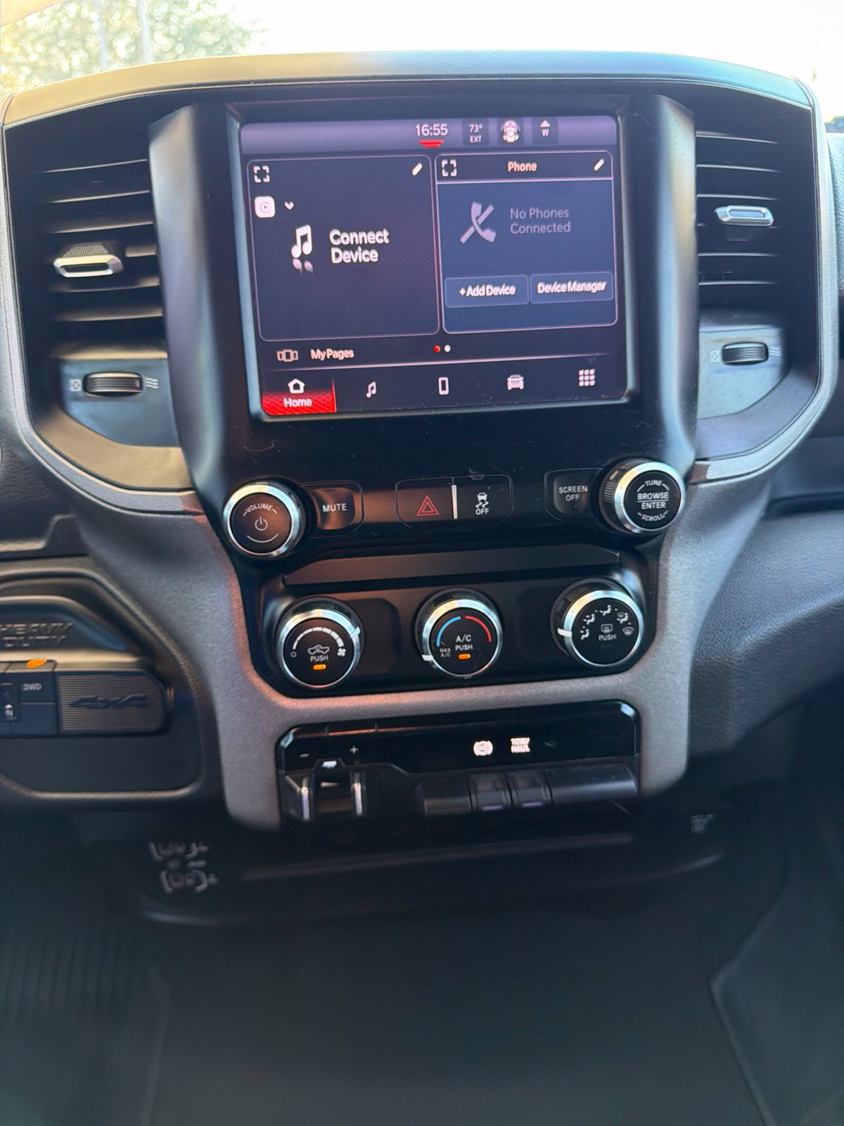 Used 2024 RAM 3500 Tradesman w/ Chrome Appearance Group AWD/4WD image 12
