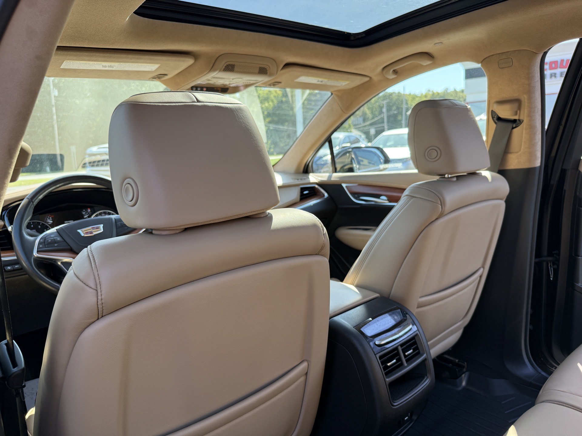 Used 2019 Cadillac XT5 Platinum AWD/4WD image 34