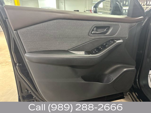 Used 2022 Nissan Rogue S AWD/4WD image 11