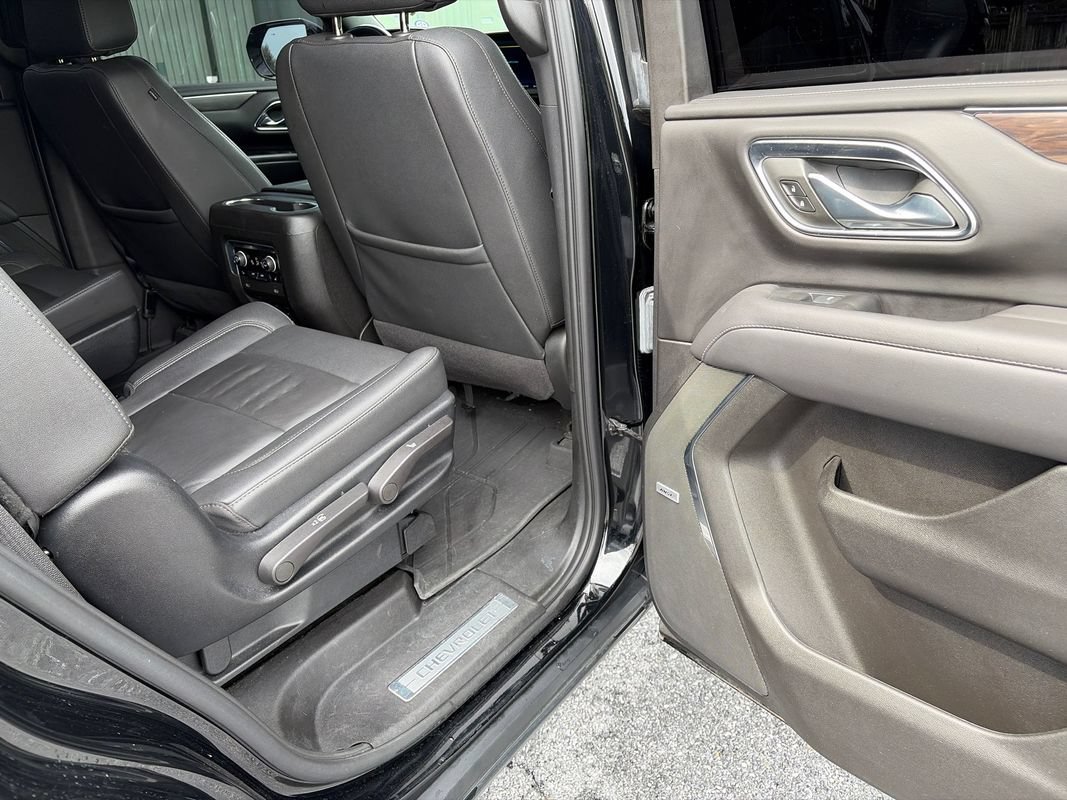 Used 2023 Chevrolet Tahoe Z71 w/ Luxury Package AWD/4WD image 14