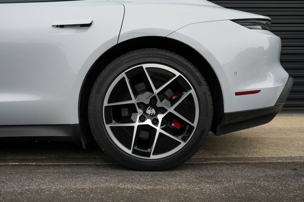 Certified 2025 Porsche Taycan 4S AWD/4WD image 11