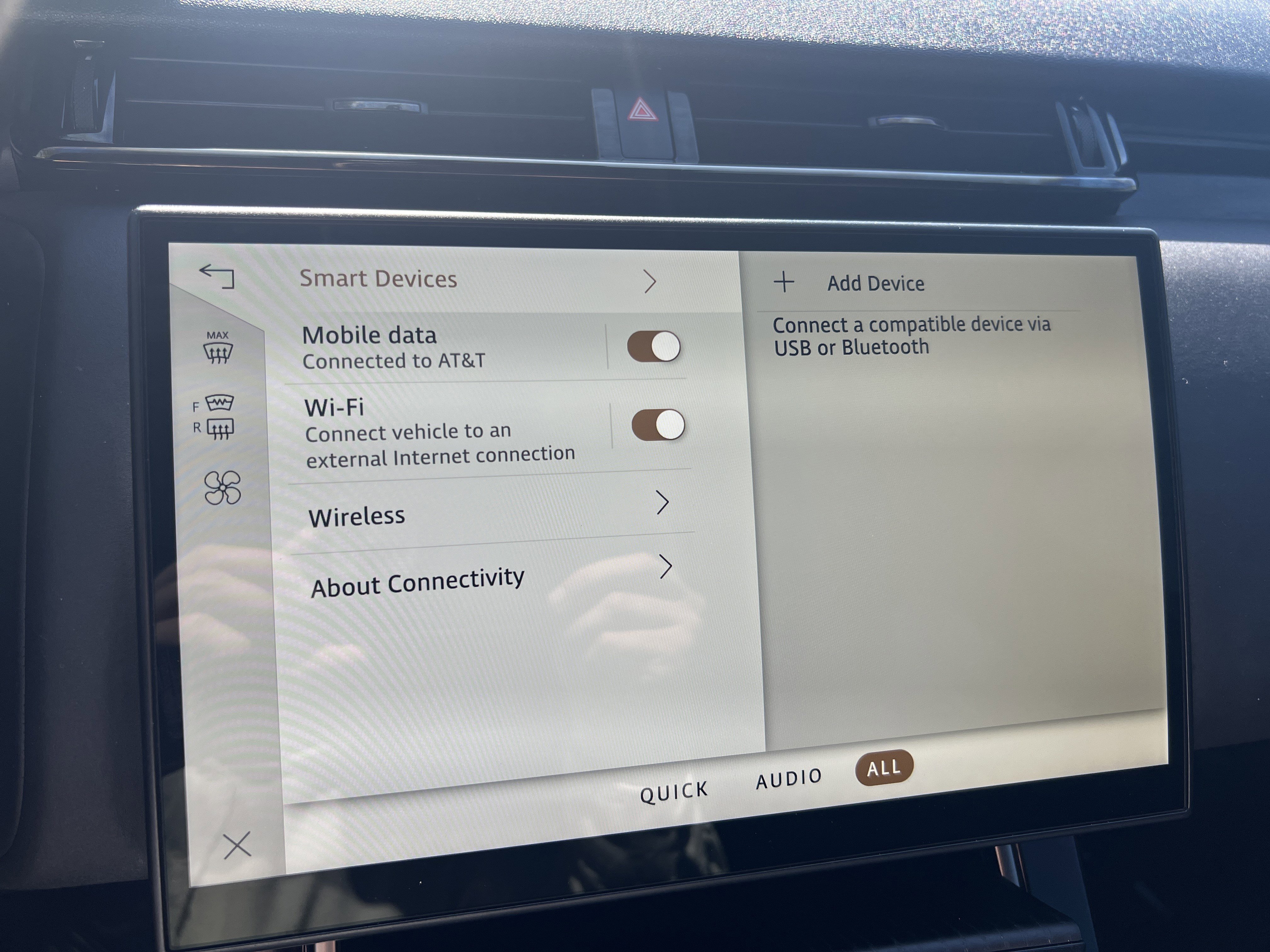 Certified 2024 Land Rover Range Rover Velar Dynamic SE image 20