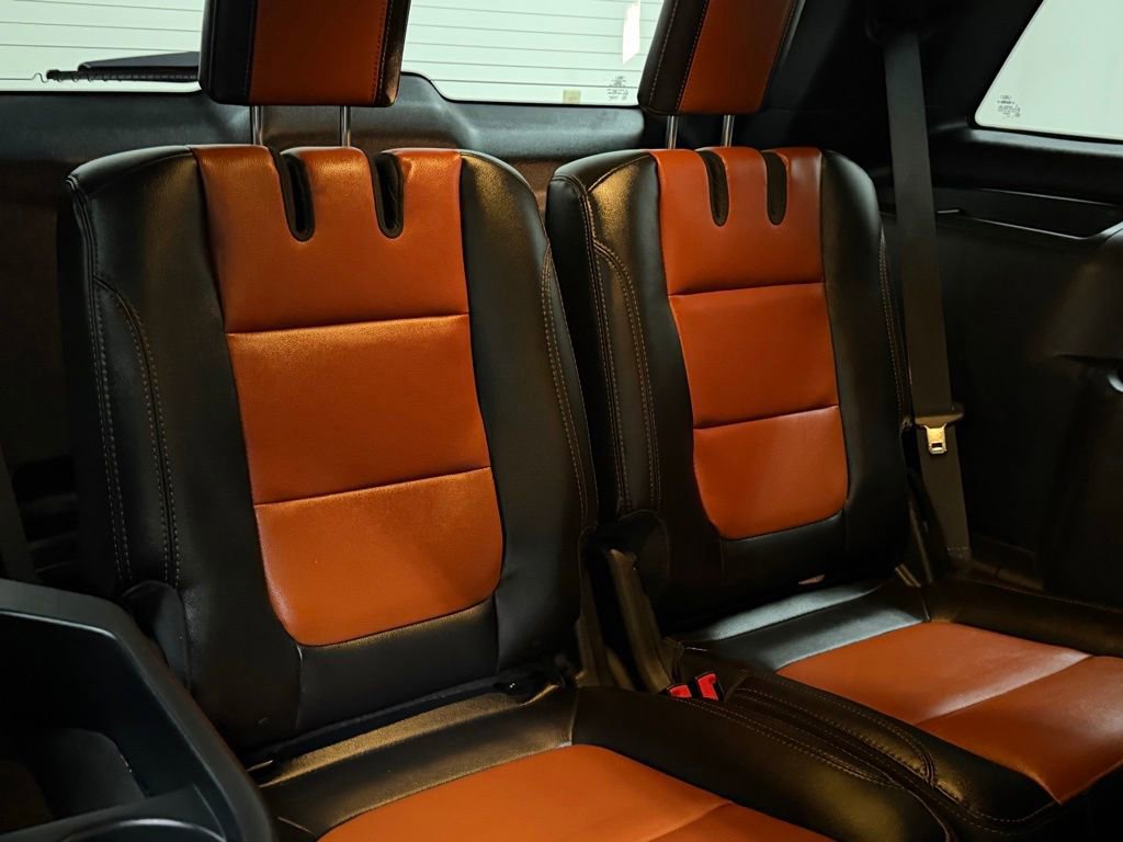 Used 2019 Ford Explorer XLT w/ Equipment Group 202A AWD/4WD image 22