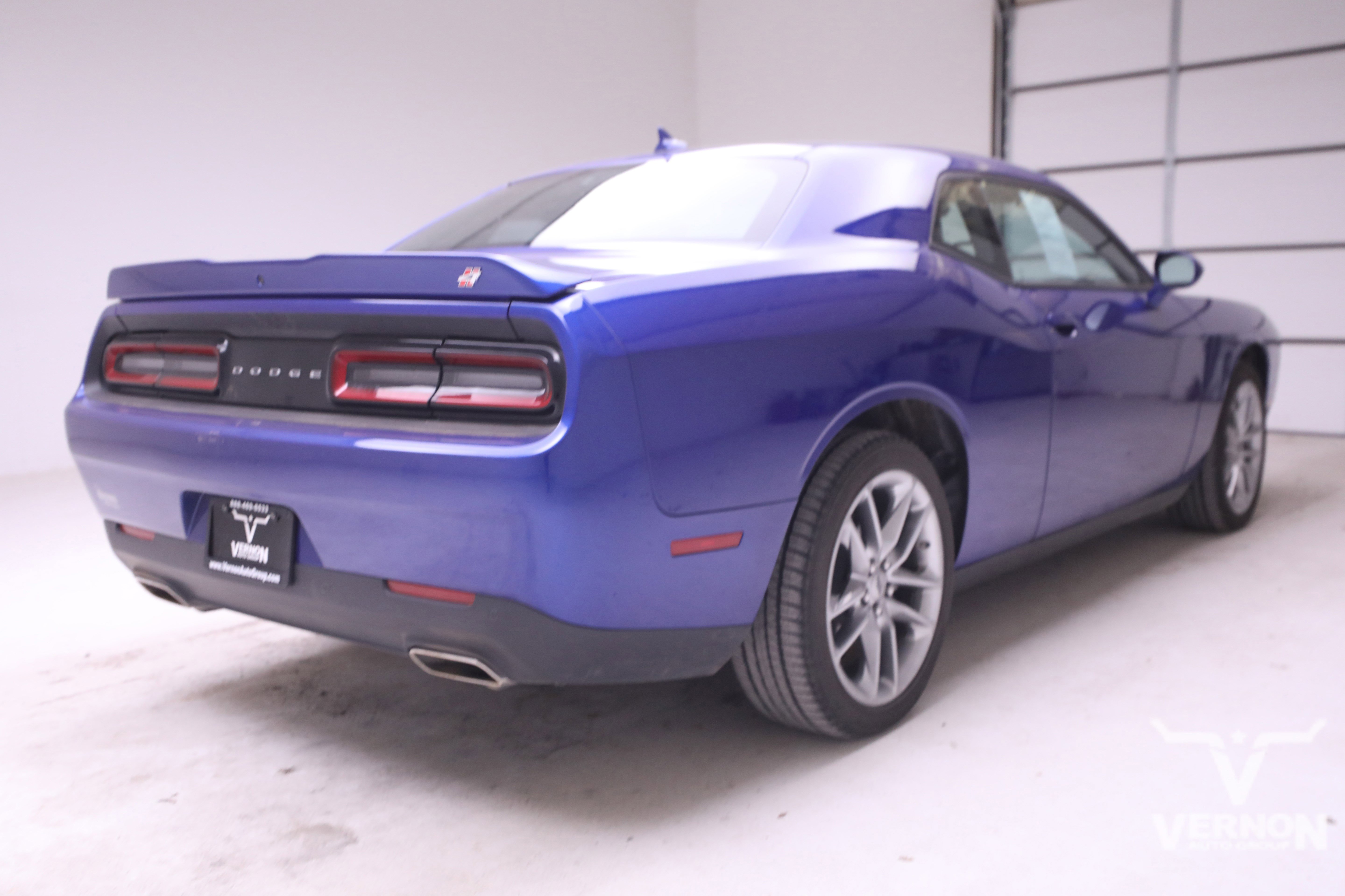 Used 2022 Dodge Challenger SXT w/ Plus Package image 4