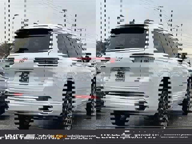 Used 2023 Jeep Grand Cherokee L Overland w/ Advanced Protech Group III image 4