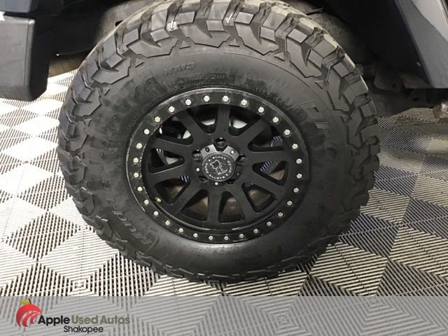Used 2016 Jeep Wrangler Unlimited Sahara w/ Connectivity Group image 23