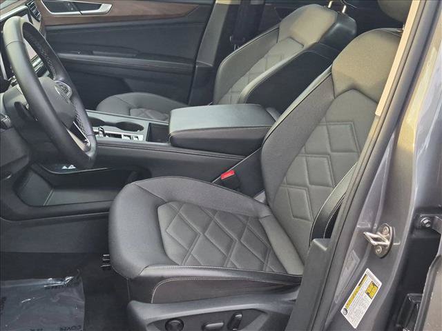 Used 2024 Volkswagen Atlas SE FWD image 15