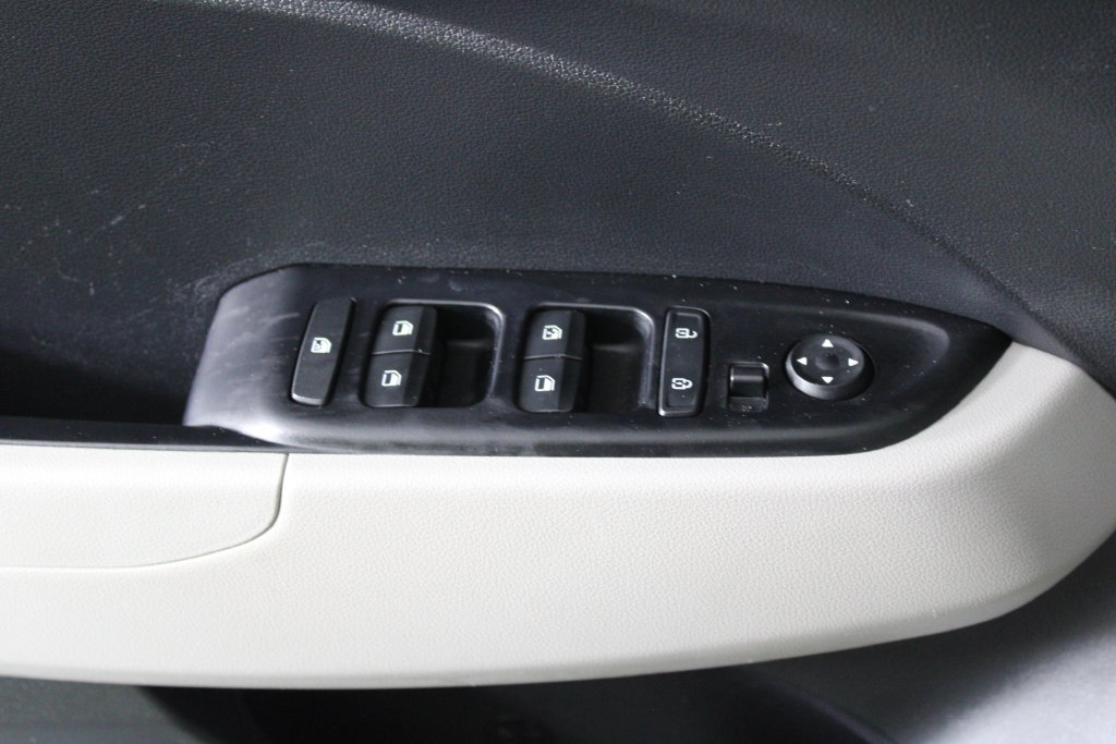 Certified 2024 Hyundai Venue SEL FWD image 24
