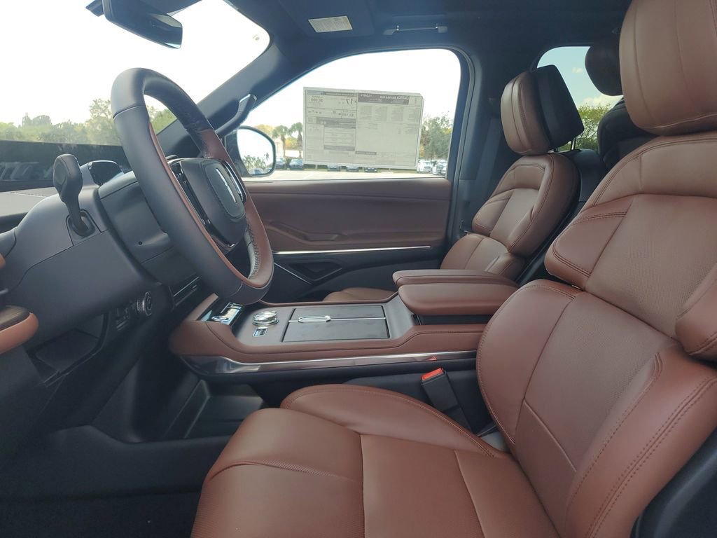 New 2025 Lincoln Navigator L Reserve image 22