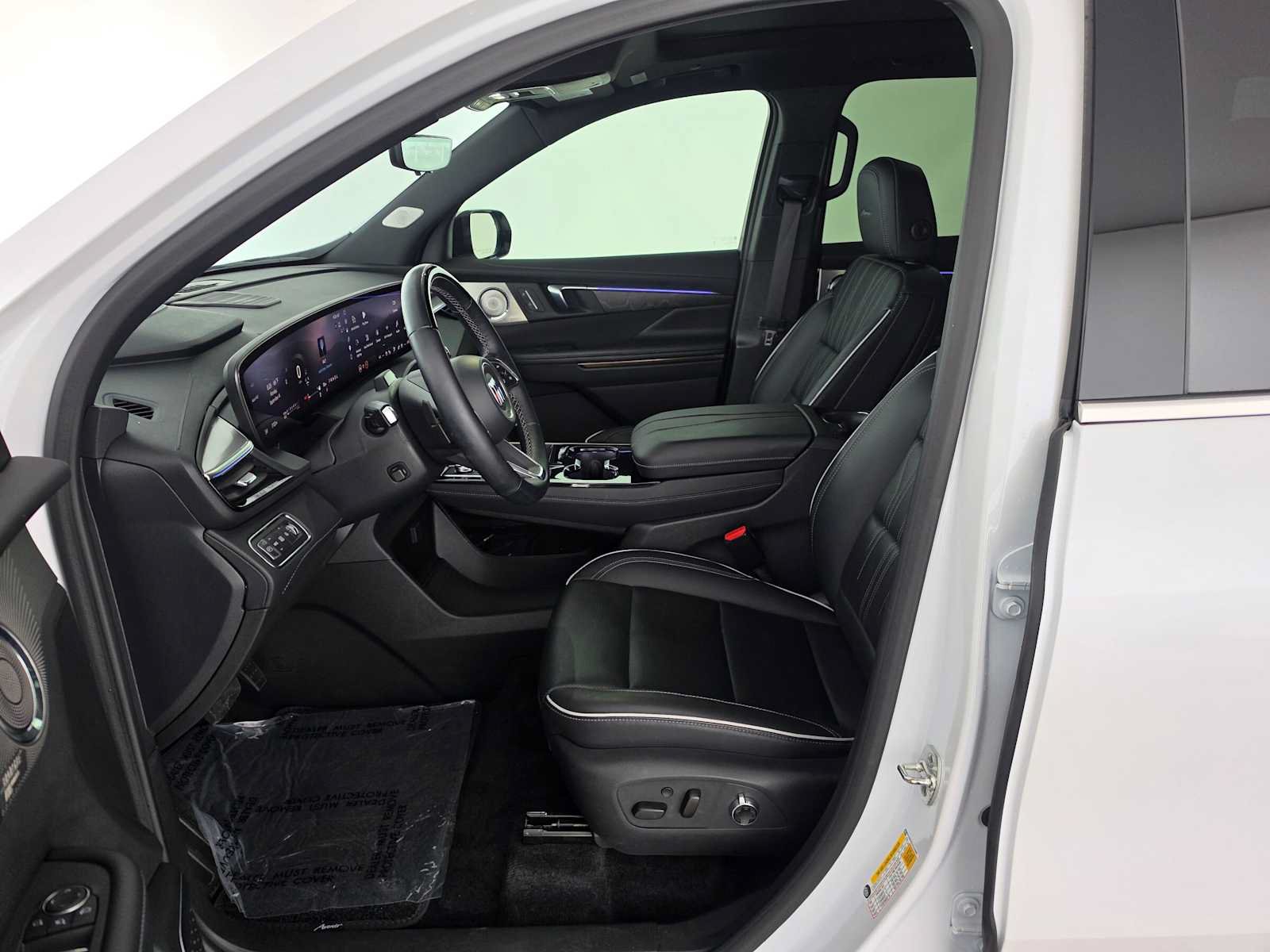 Used 2025 Buick Enclave Avenir w/ Super Cruise Package FWD image 22