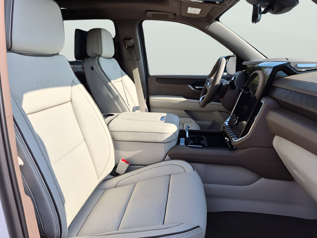 New 2026 GMC Yukon Denali w/ Denali Reserve Package AWD/4WD image 37