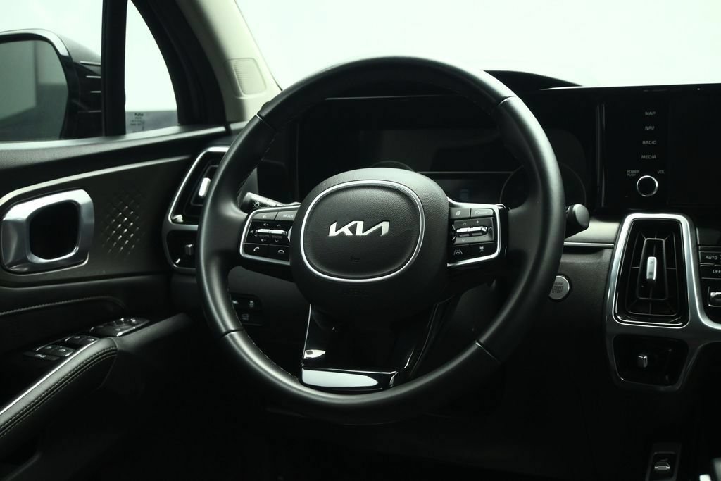 Used 2022 Kia Sorento SX AWD/4WD image 40